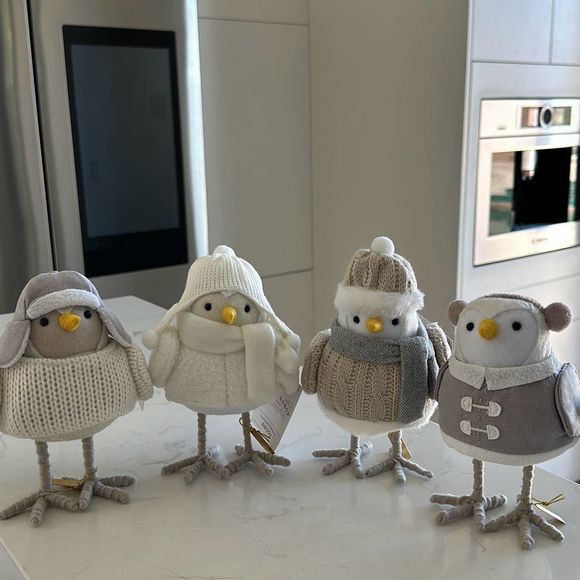 2023 Target Wondershop Christmas Holiday Bird Figurine Wearing Bundle of 4 - Picture 1 of 9